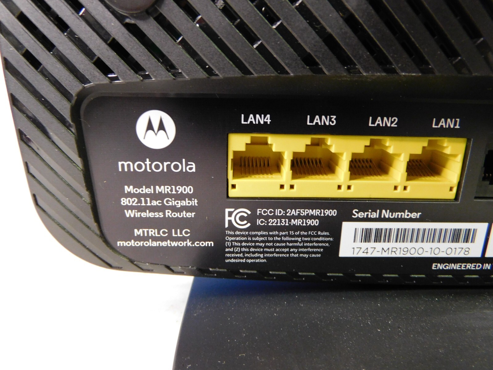Motorola MR1900 Wireless Gigabit Home AC1900 Smart Wi-Fi Router