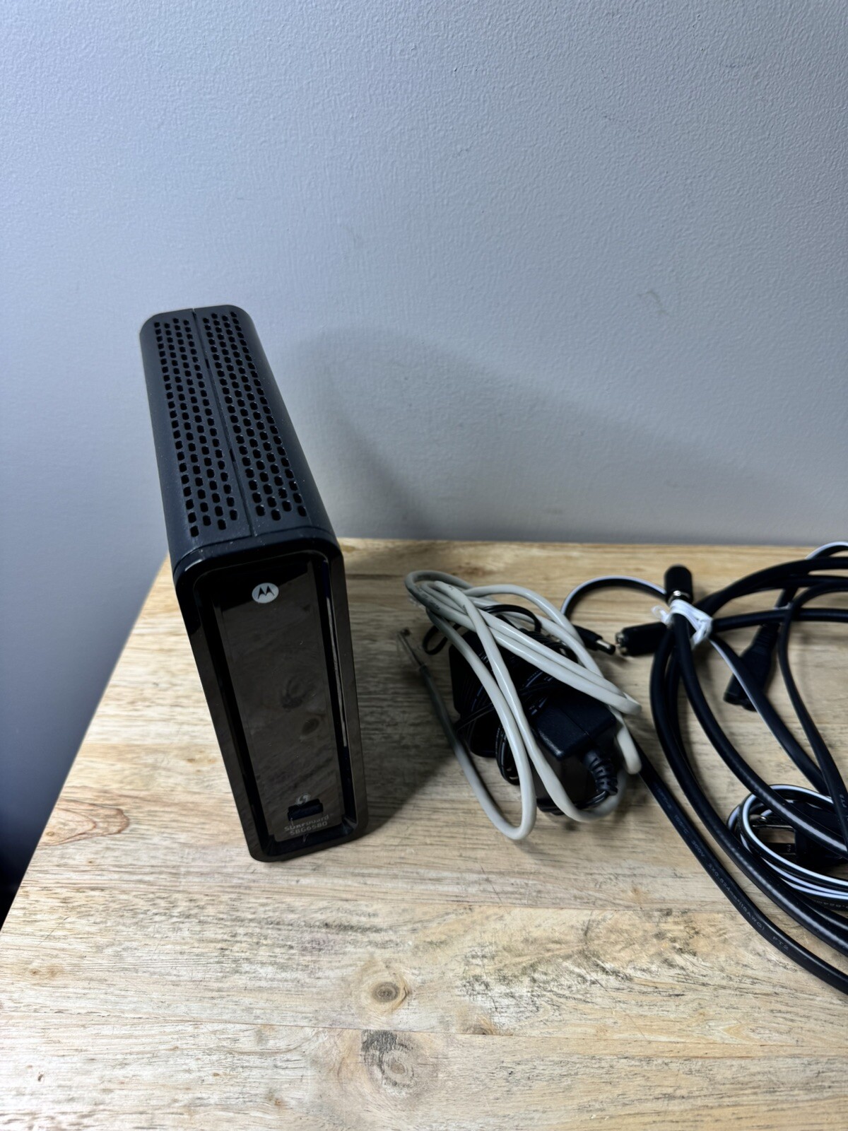 Motorola ARRIS SURFboard SBG6580 DOCSIS 3.0 Cable Modem Wi-Fi Router