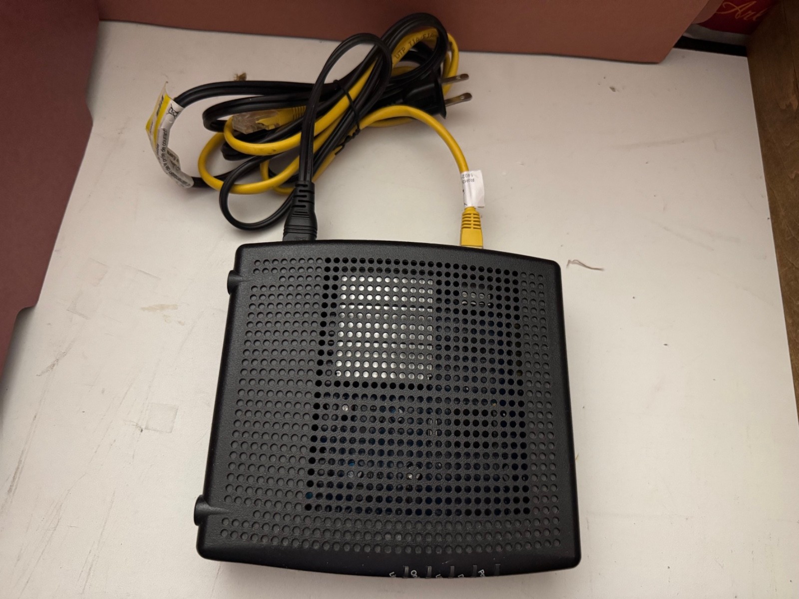 ARRIS Touchstone CM820A Cable Modem, With power cord & Ethernet Cable