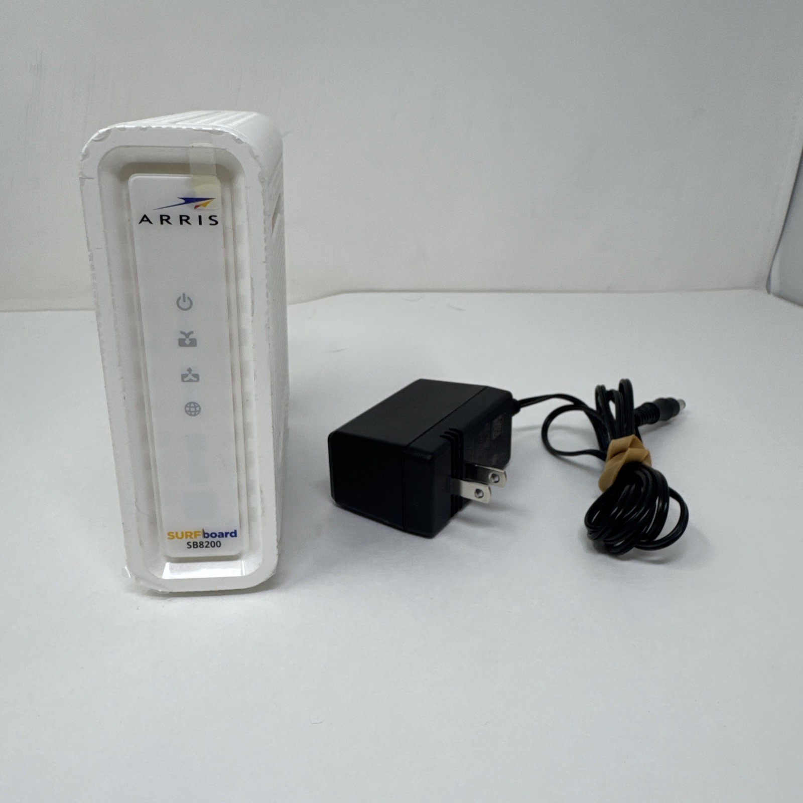 Arris Surfboard SB8200 Cable Modem DOCSIS 3.1 w/ Power AC Adapter