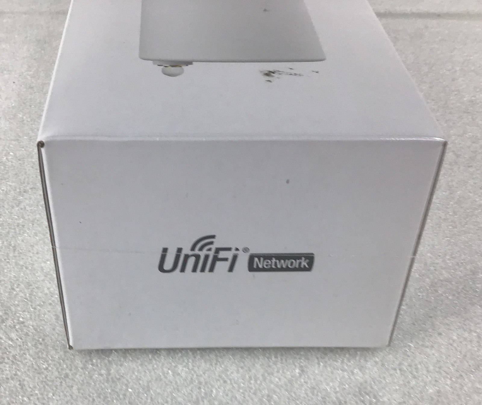 Ubiquiti U-LTE-US Redundant WAN over LTE 2×2 Category 4 LTE Radio Access Point