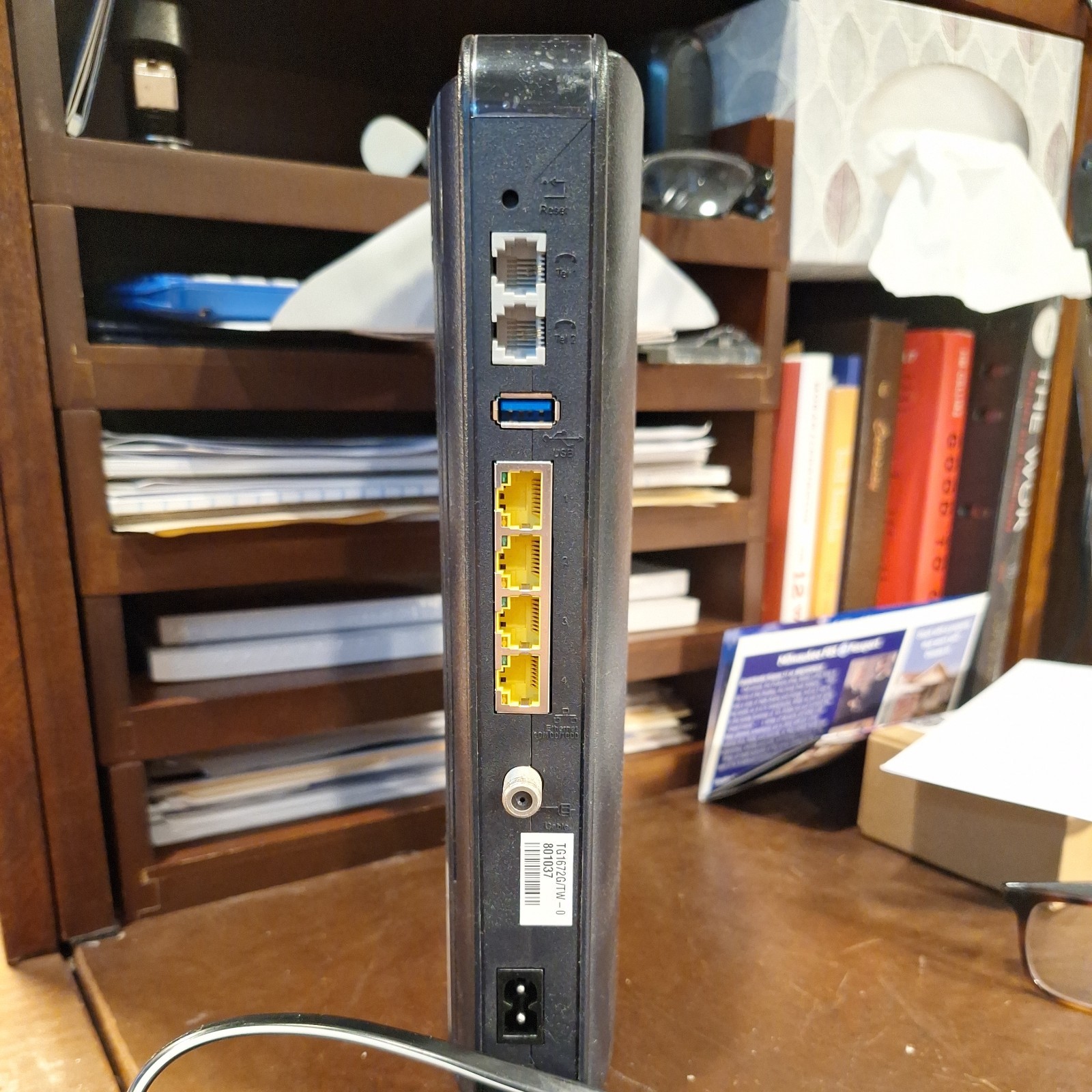 Arris TG1672G GATEWAY WIFI MODEM TG02DHQ1672 with Power Cord