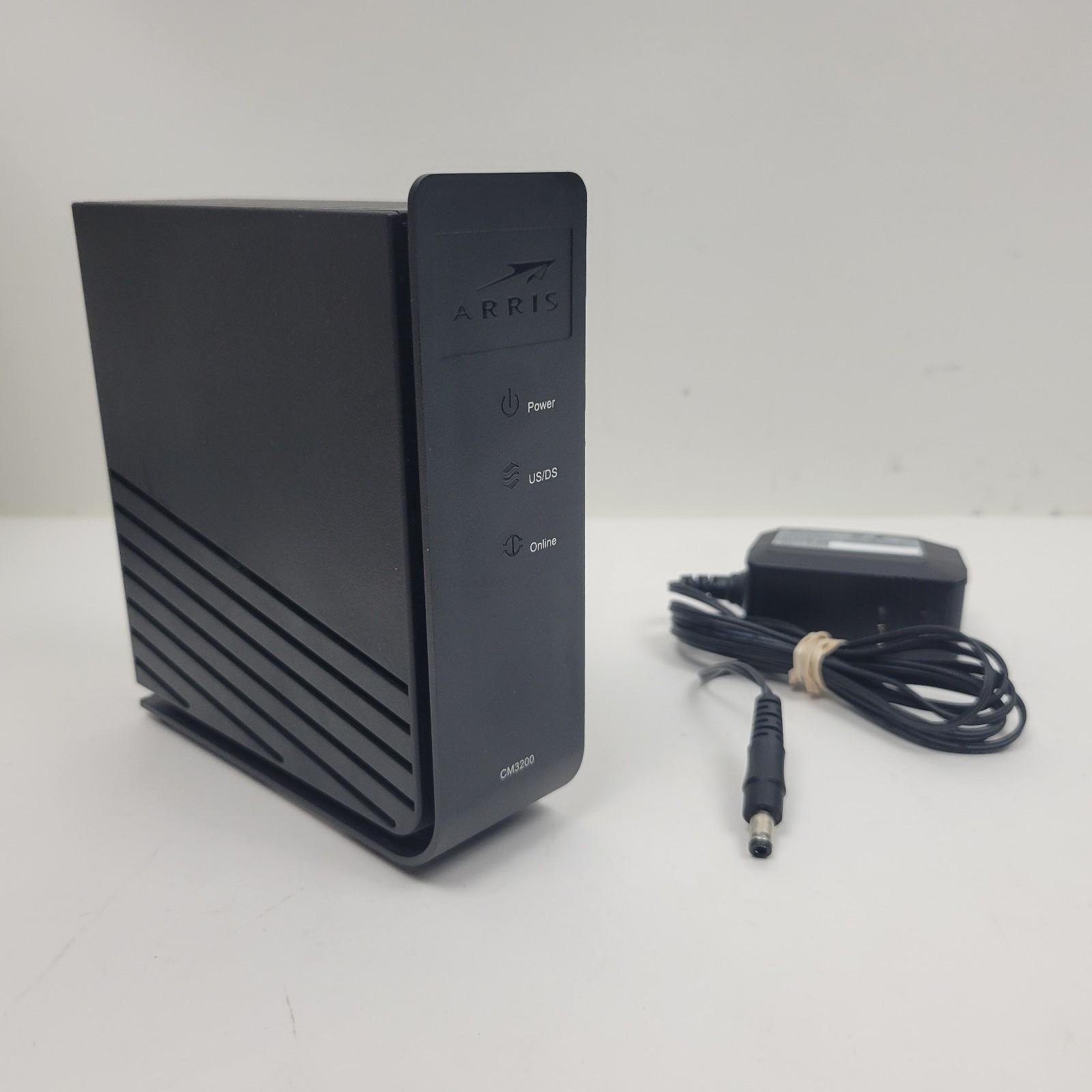 ARRIS CM3200A Gigabit Cable Modem DOCSIS 3.0 TC00DADCM32 w/ Adapter
