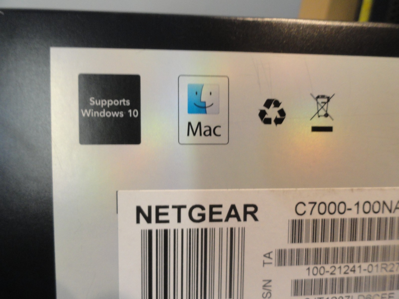 NETGEAR Nighthawk AC1900 4 Wireless-Wi-Fi 802.11ac Router – C7000-100NAS
