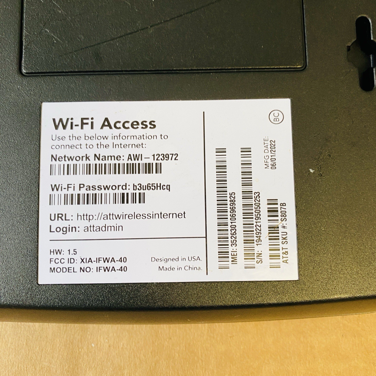 ATT Wireless Internet Modem IFWA-40 Hotspot Black (AT&T) With Charger AC Adapter