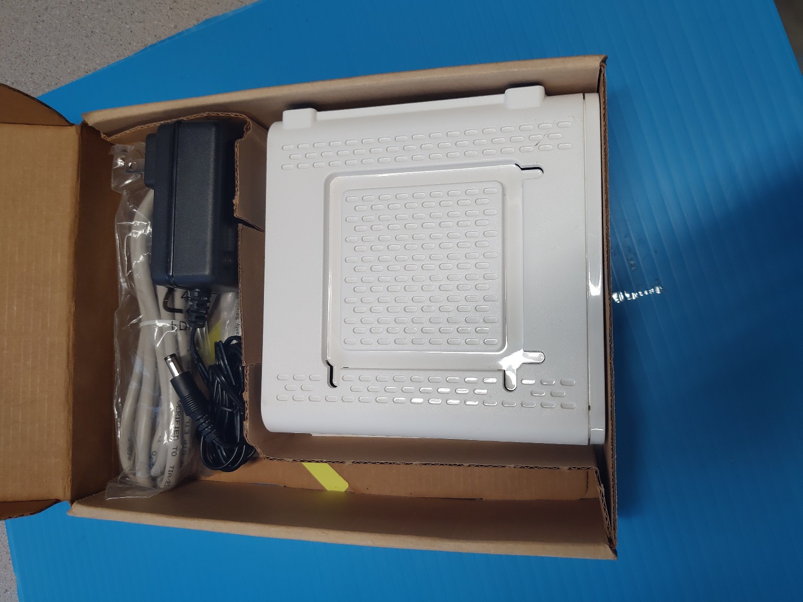 ARRIS SURFboard Docsis 3.0 Gigabit Speed Cable Modem SB6141