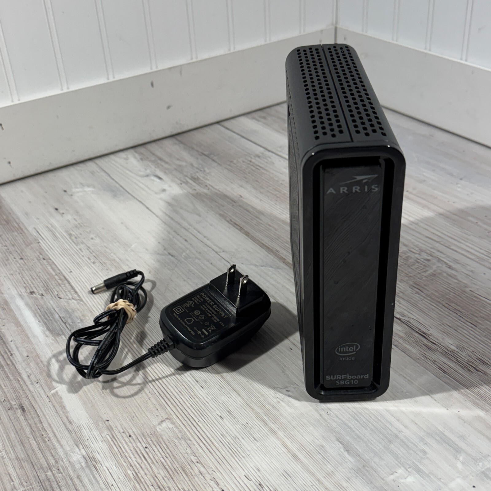 ARRIS SBG10 SURFboard AC1600 Dual-Band Cable Modem Router – Black