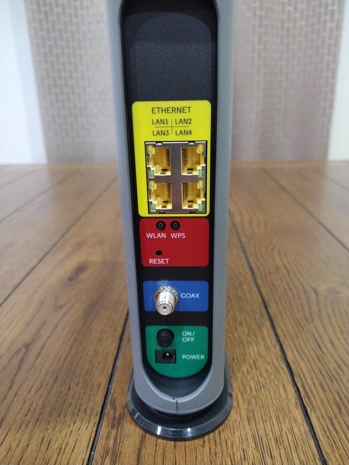 Motorola MG7540 16×4 DOCSIS 3.0 Cable Modem Plus AC1600 WiFi Router – Open Box
