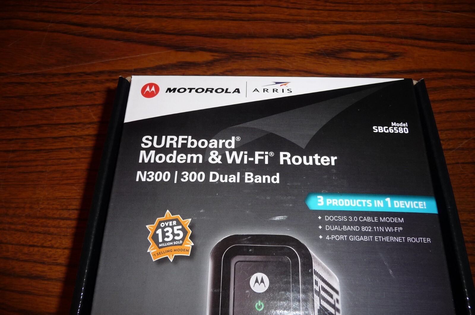 Motorola ARRIS SURFboard SBG6580 DOCSIS 3.0 Cable Modem and Wi-Fi Router N300