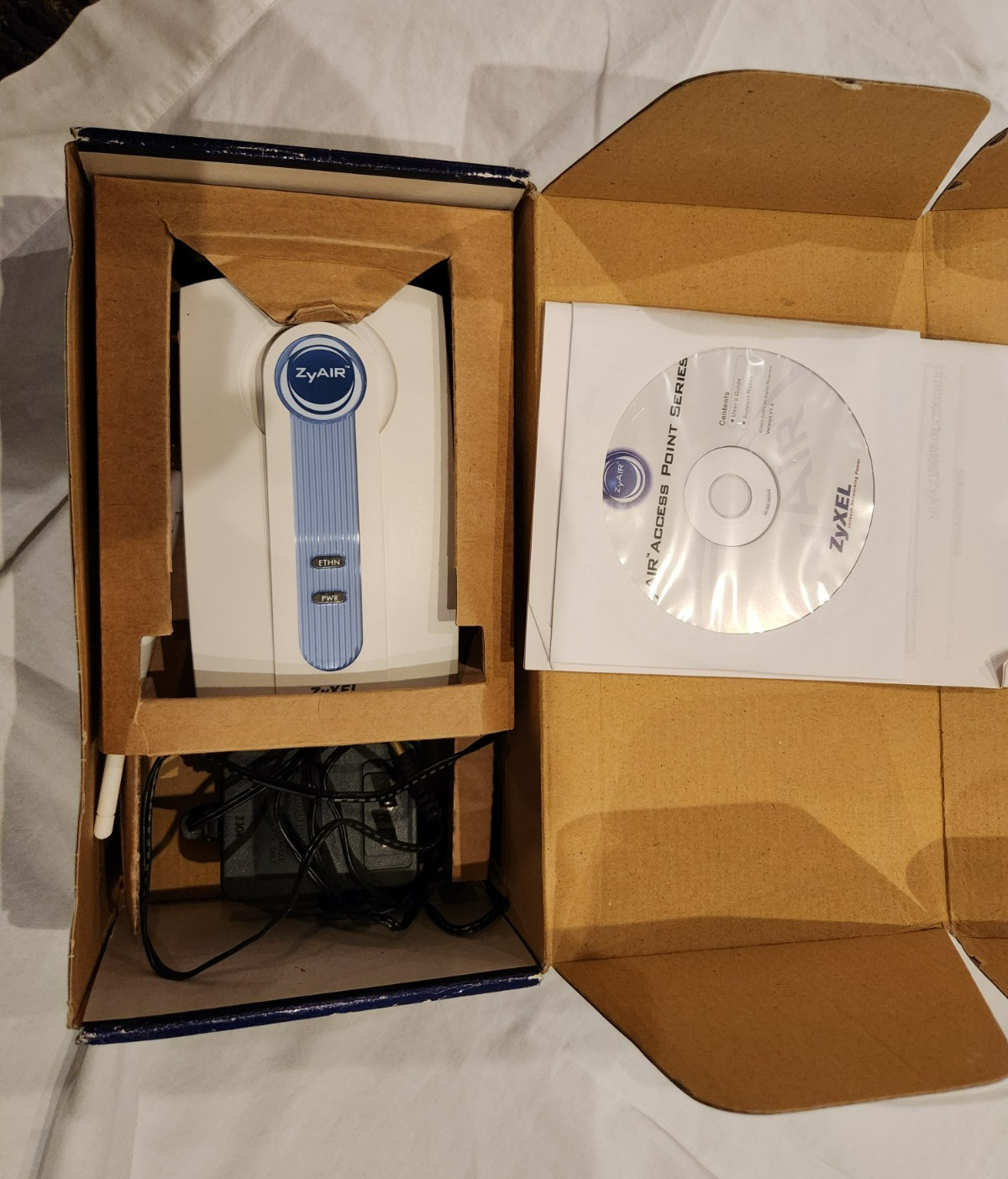 ZyAir G-1000 Wireless LAN 54 Mbps Access Point New Open Box