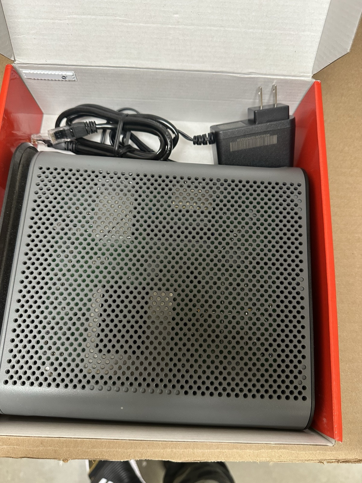 Motorola MG7550 16×4 High Speed ​​Cable Modem – Black IN ORIGINAL BOX