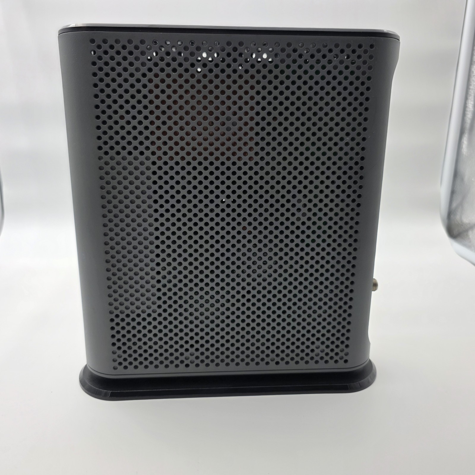 Motorola MG7550 Dual Band AC1900 Cable Modem and Wi-Fi Gigabit Router