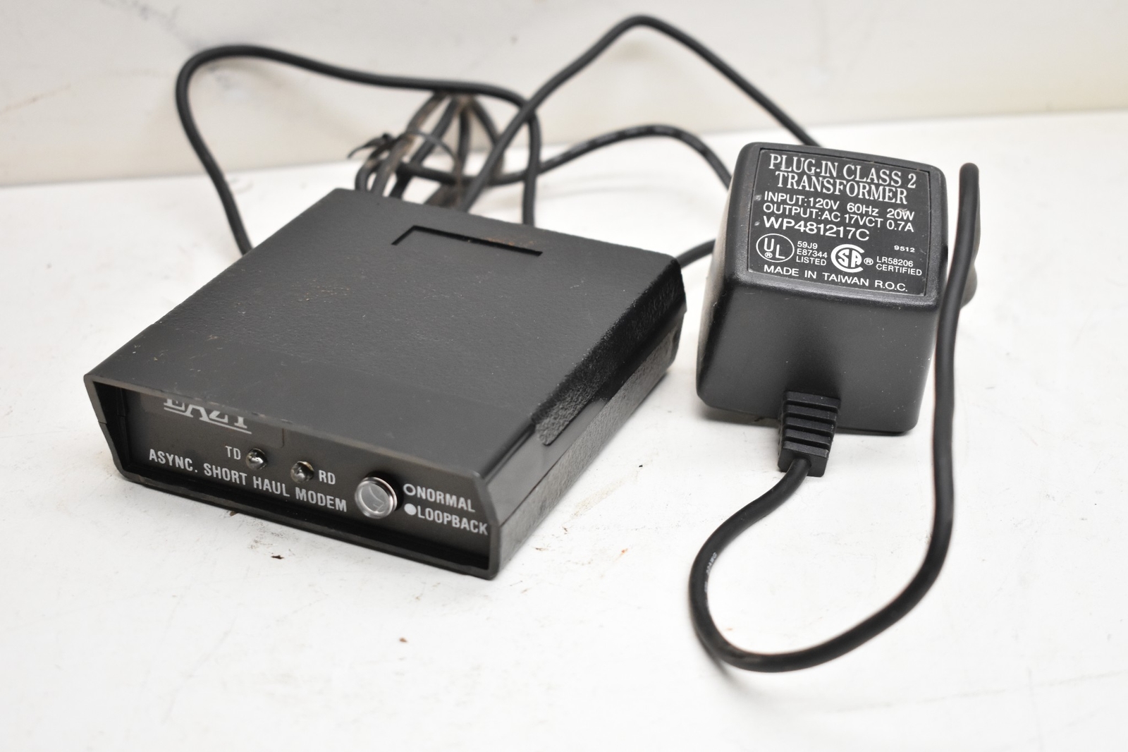Black Box Eazy ME800A Asynchronous Short-Haul Modem