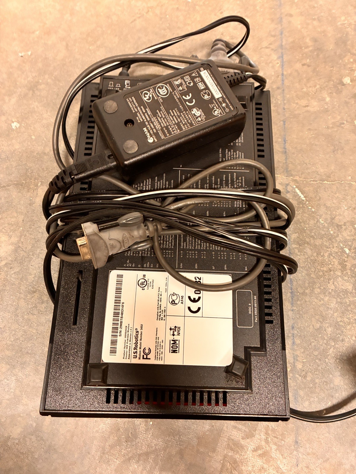 U.S Robotics 3453 56kbps Courier Business Modem With Power adapter Power On