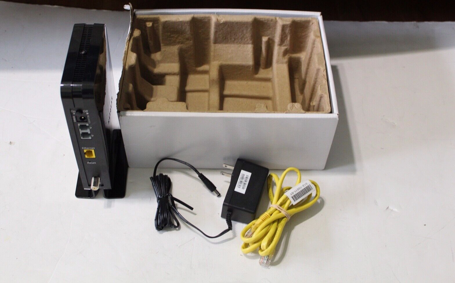 NETGEAR CM500V Cable Modem WITH ETHERNET CABLE AND POWER PLUG