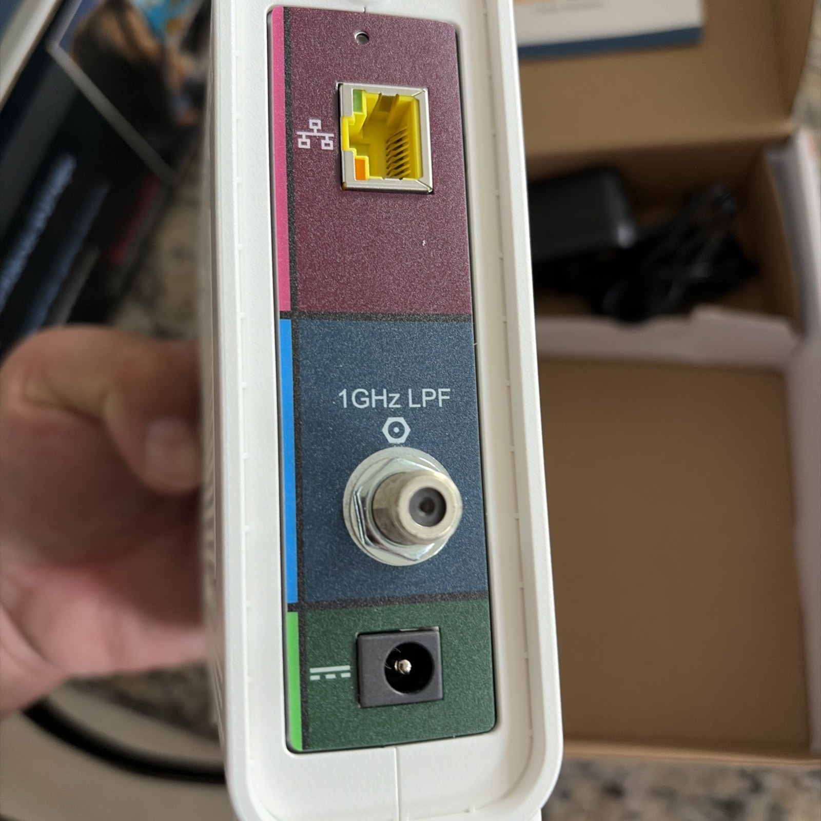 ARRIS Surfboard SB6190-RB DOCSIS 3.0 Cable Modem, White