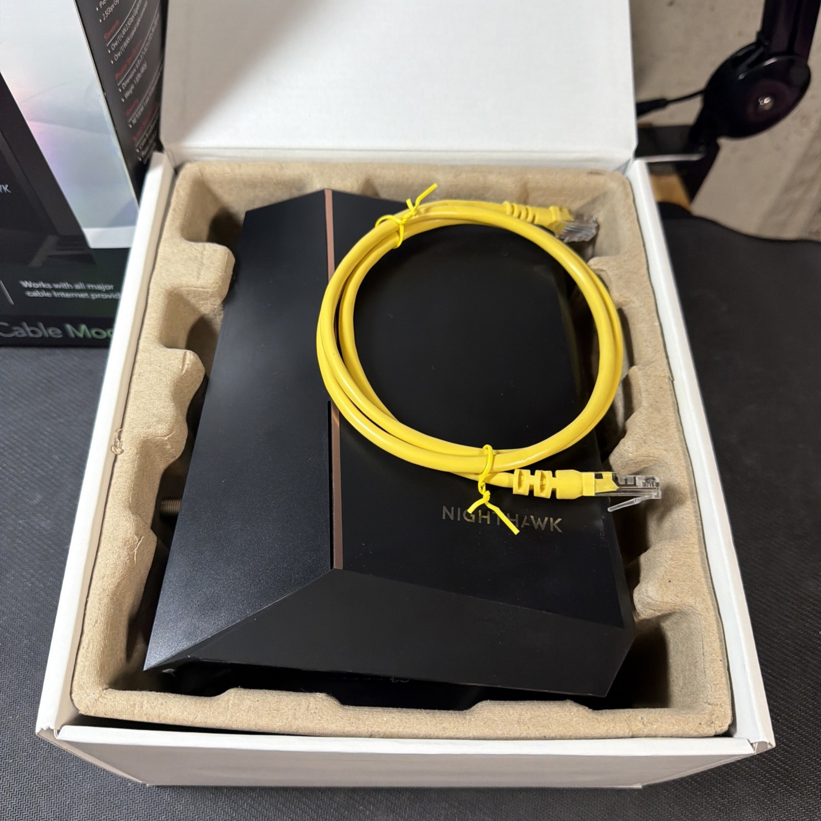 NETGEAR Nighthawk CM2000 DOCSIS 3.1 Multi-Gig 2.5Gbps Cable Modem USA SHIP!