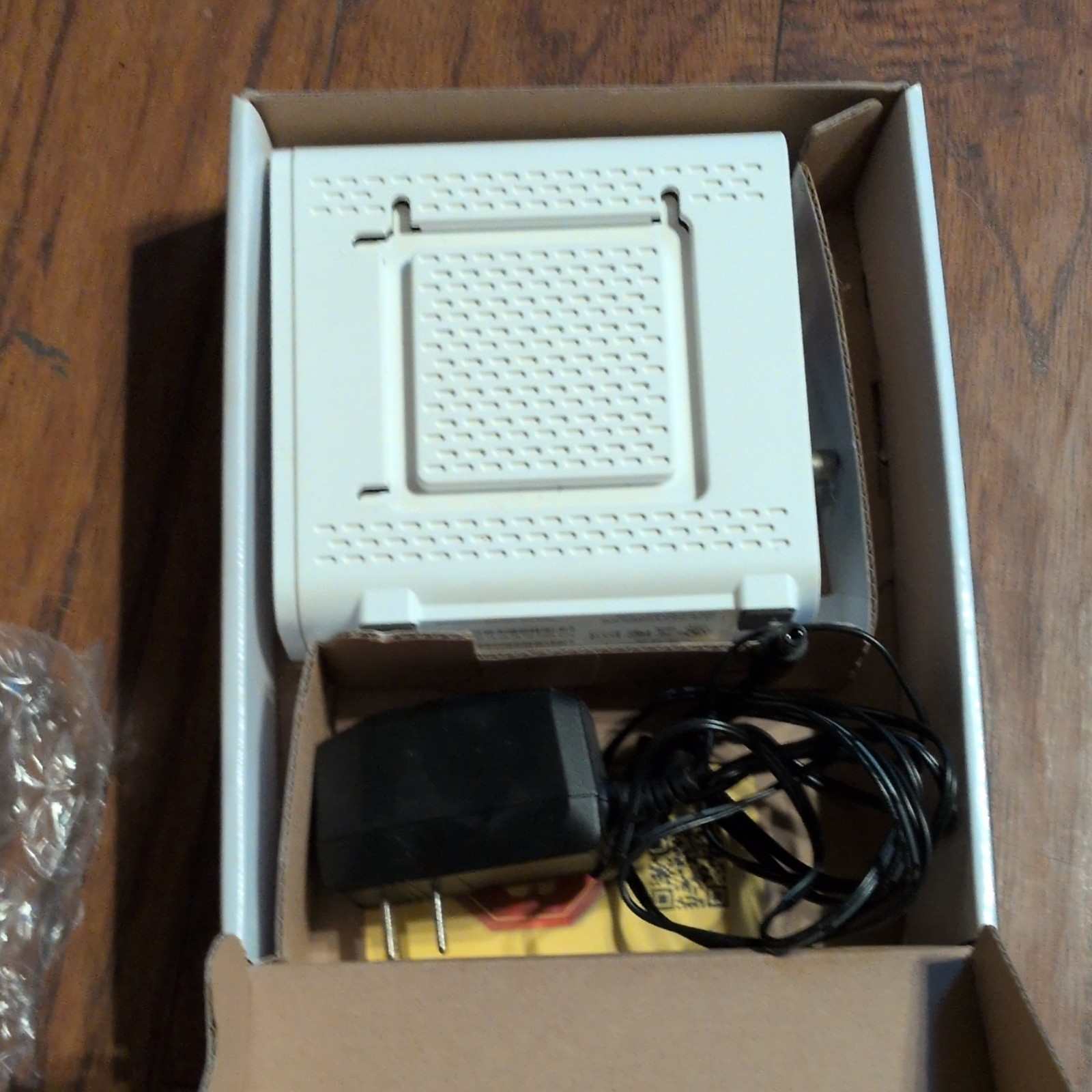 ARRIS SURFboard SB6190 SB6190 DOCSIS 3.0 Cable Modem 32×8 1.4Gbps, 1x GigE