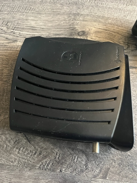 Motorola SB5101U Modem with AC Adapter