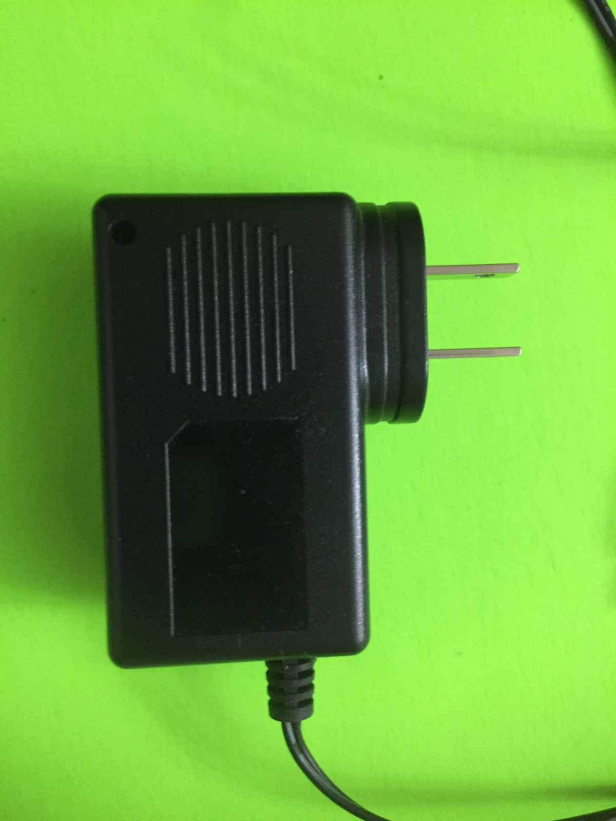 NETGEAR CM400 High Speed Cable Modem Docsis 3.0 with Power Adapter EUC