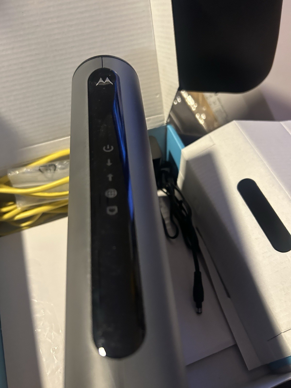 Motorola 24×8 Cable Modem MB7621-10 1000+ Mbps / Open Box