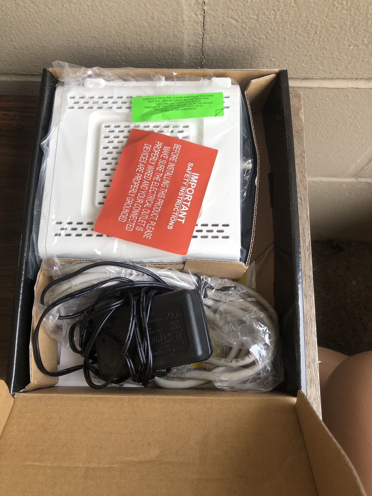Motorola Arris SURFboard Modem 400 Series SB6141 343 Mbps DOCSIS 3.0 Ethernet