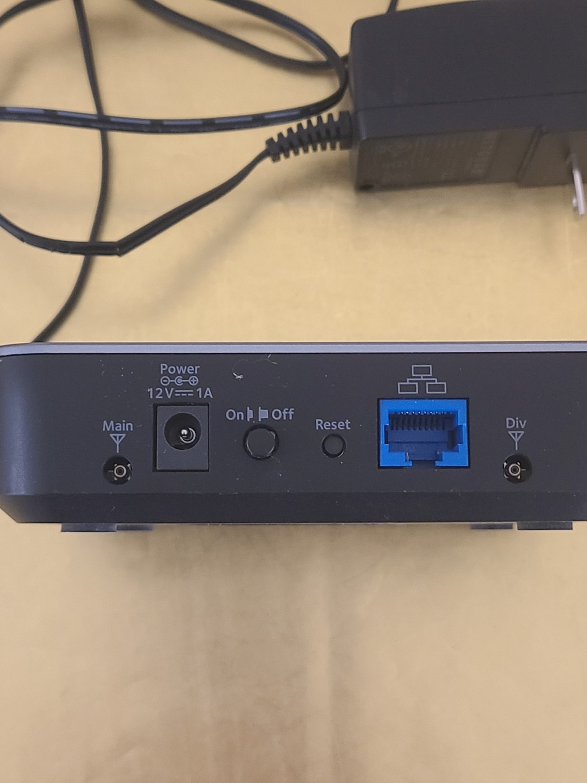 Netgear LB1120 4G LTE Broadband Modem 150Mbps Ethernet Network Device