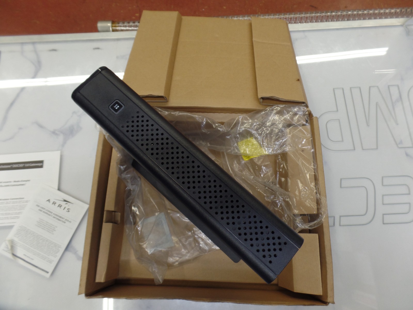 ARRIS Touchstone TG2472G DOCSIS 3.0 Wi-Fi Moca Dual-Band Telephony Cable Modem