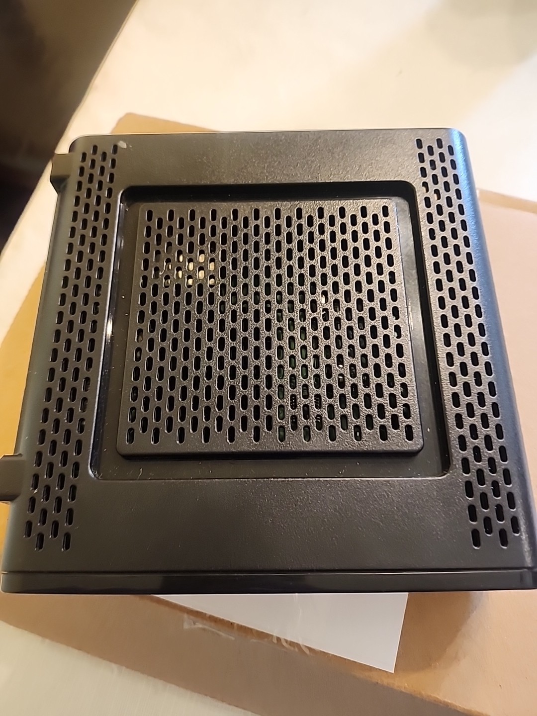 ARRIS SURFboard SBG6580 DOCSIS 3.0 Cable Modem/ Wi-Fi N300 2.4Ghz + N300 5GHz W2