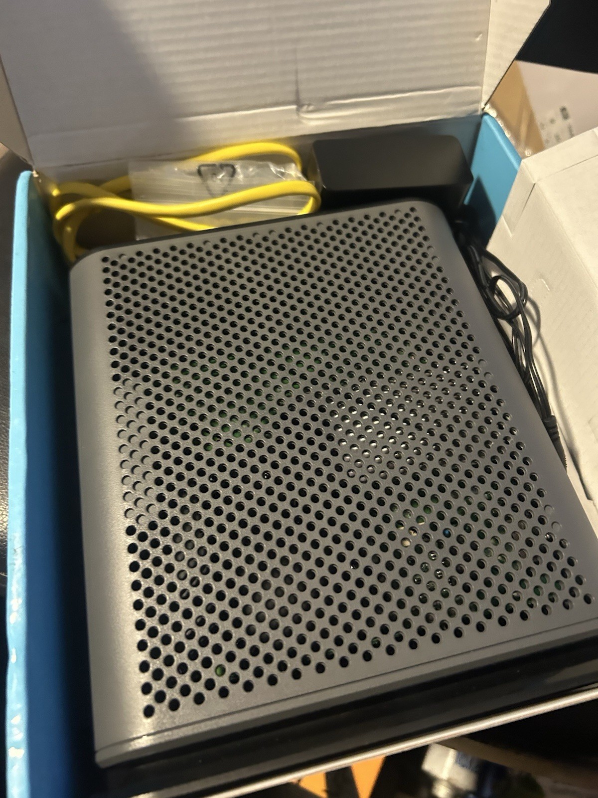 Motorola 24×8 Cable Modem MB7621-10 1000+ Mbps / Open Box