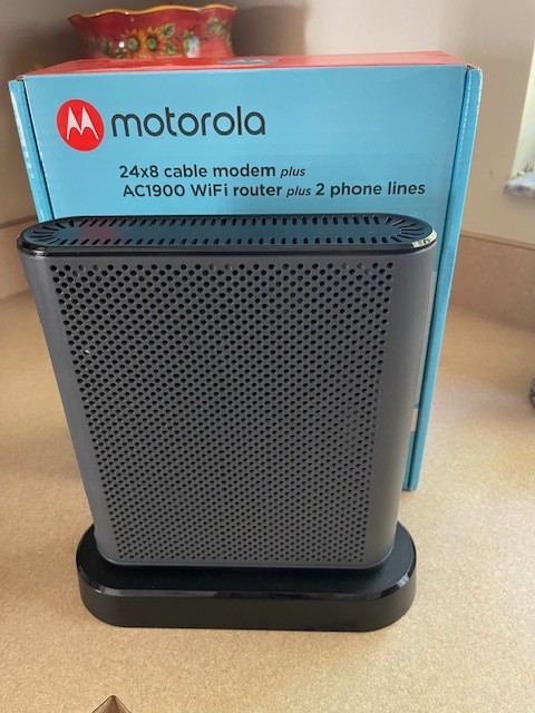 Motorola MT7711 24X8 Cable Modem and AC1900 Dual Band Wi-Fi Gigabit Router 2…