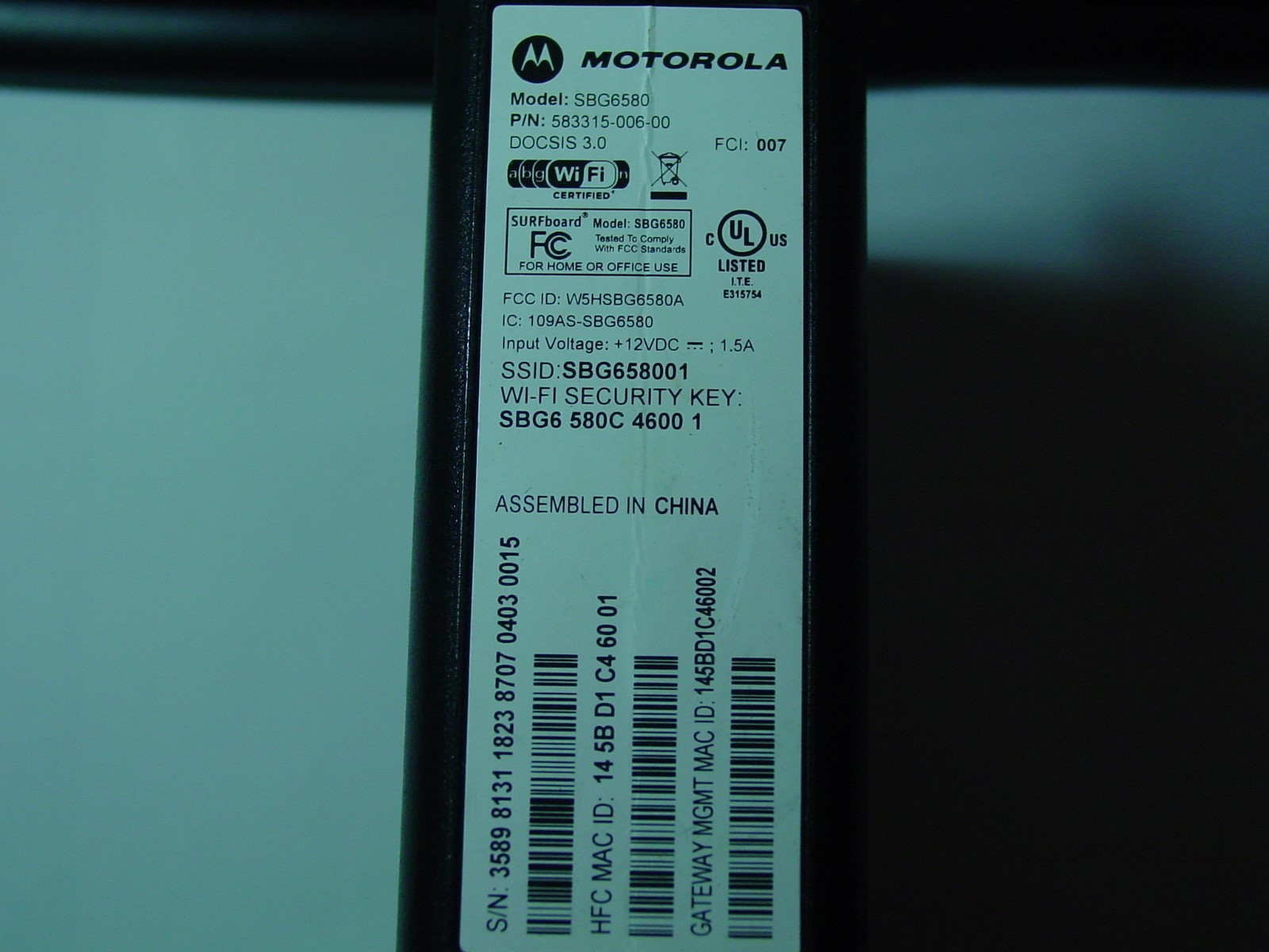 Motorola SBG6580 DOCSIS 3.0 Wireless Cable Modem Router.