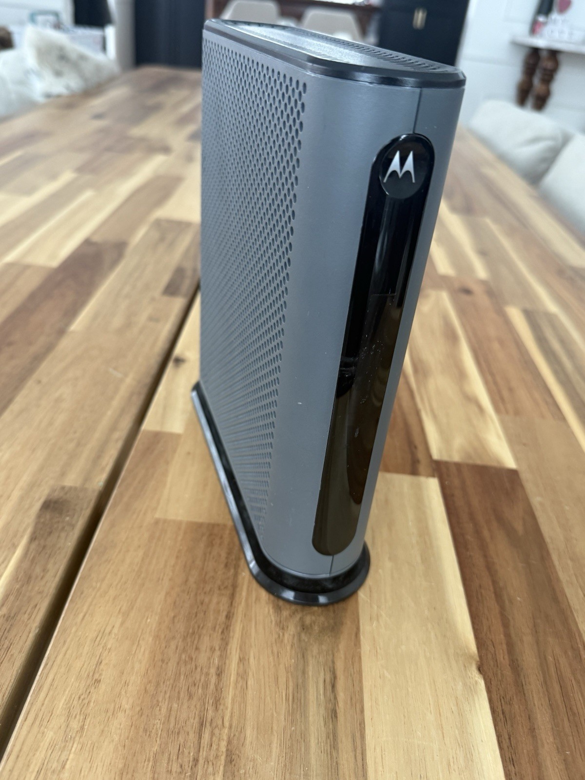 Motorola MG7700 Modem WiFi Router Combo