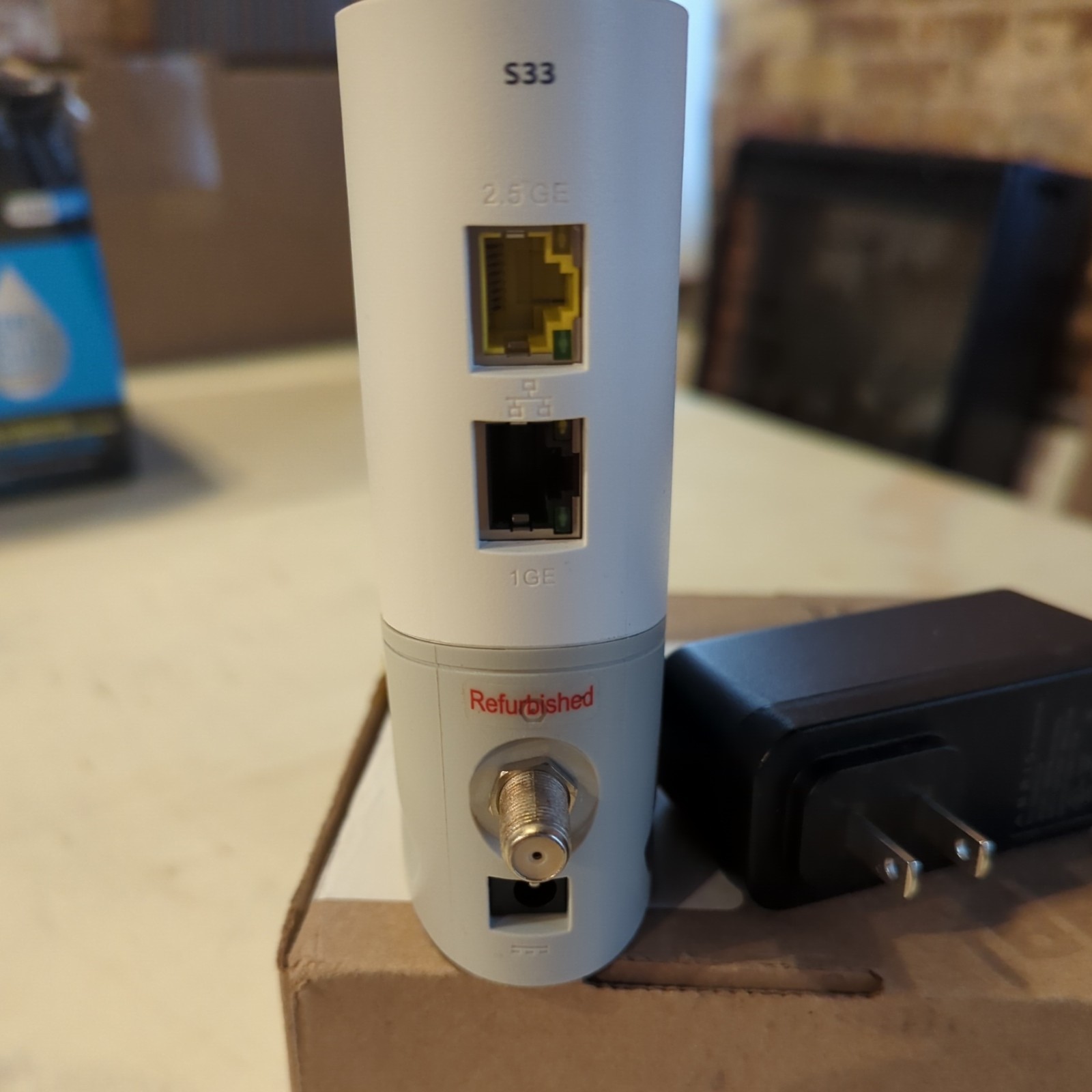 ARRIS S33 v3 SURFboard DOCSIS 3.1 Multi-Gigabit Cable Modem 2.5 Gbps Used