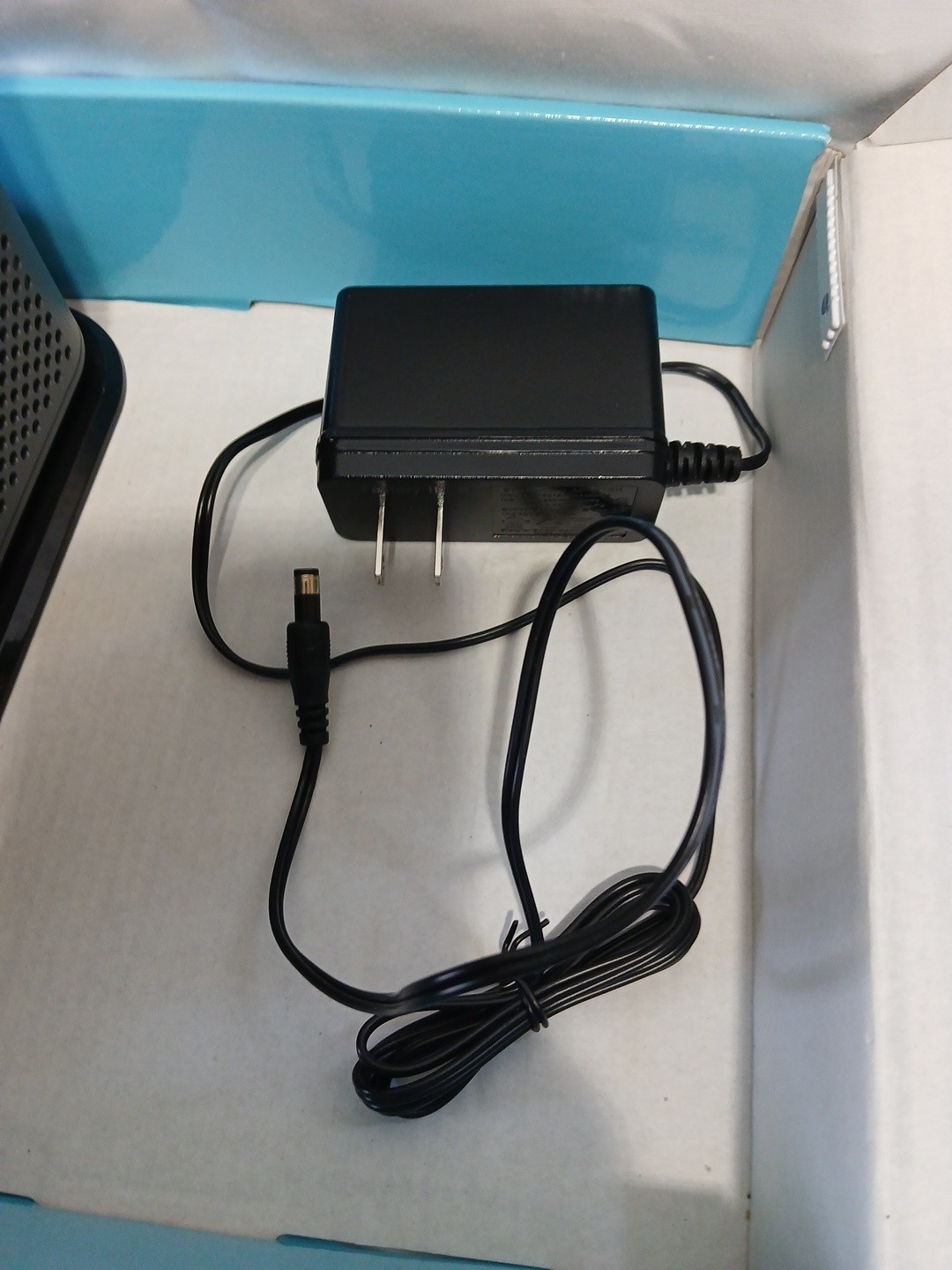 Motorola 24×8 Cable Modem DOCSIS 3.0 Model No. MB7621 Gently Used 1000+ Mbps