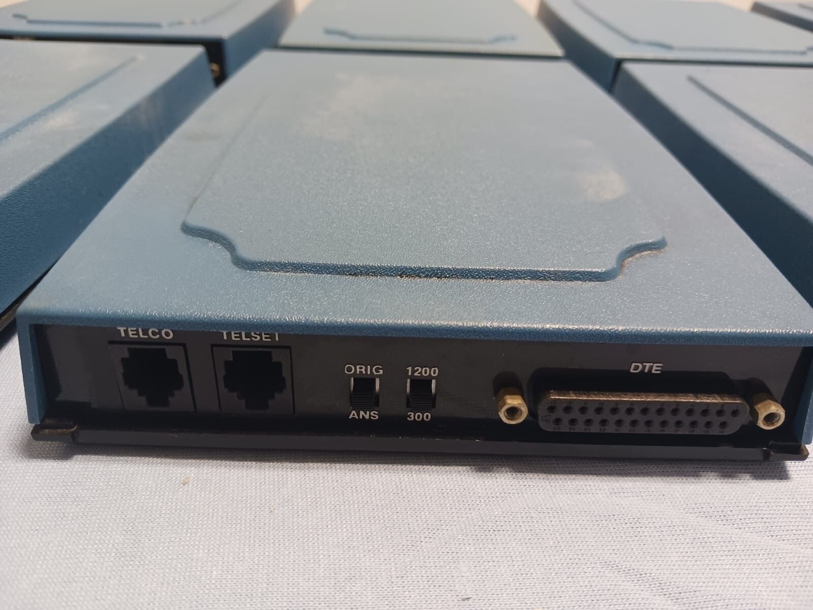 QTY-8 UDS Universal Data Systems Motorola 62125040 External Serial Modem 212A LP