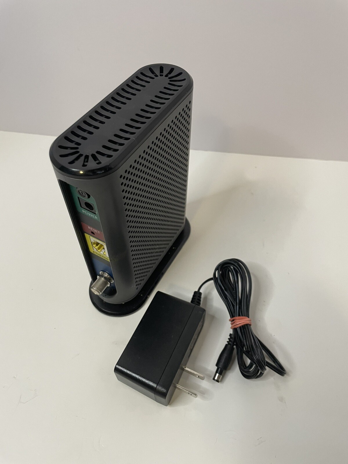 MOTOROLA 16×4 Cable Modem MB7420 / 686 Mbps DOCSIS 3.0 – With Power Cables