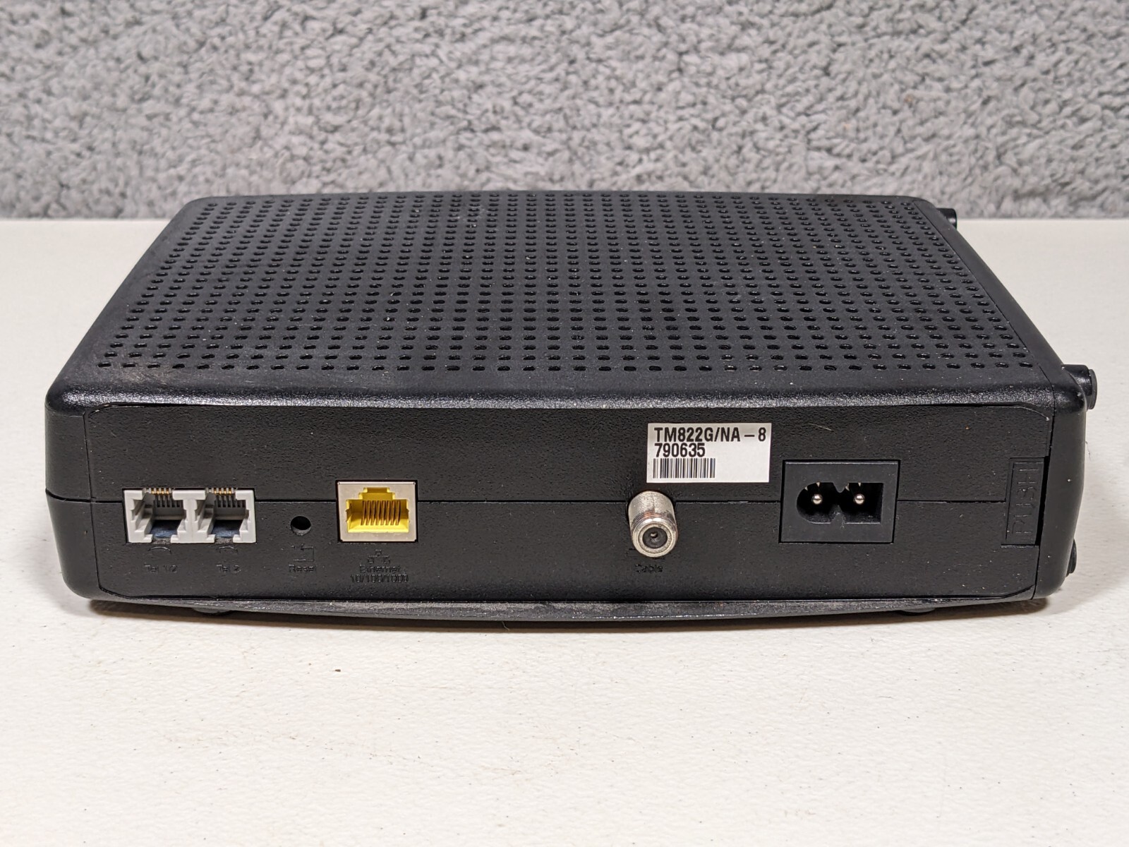 ARRIS Touchstone TM822G DOCSIS 3.0 8×4 Modem TM0DHD822 – Black