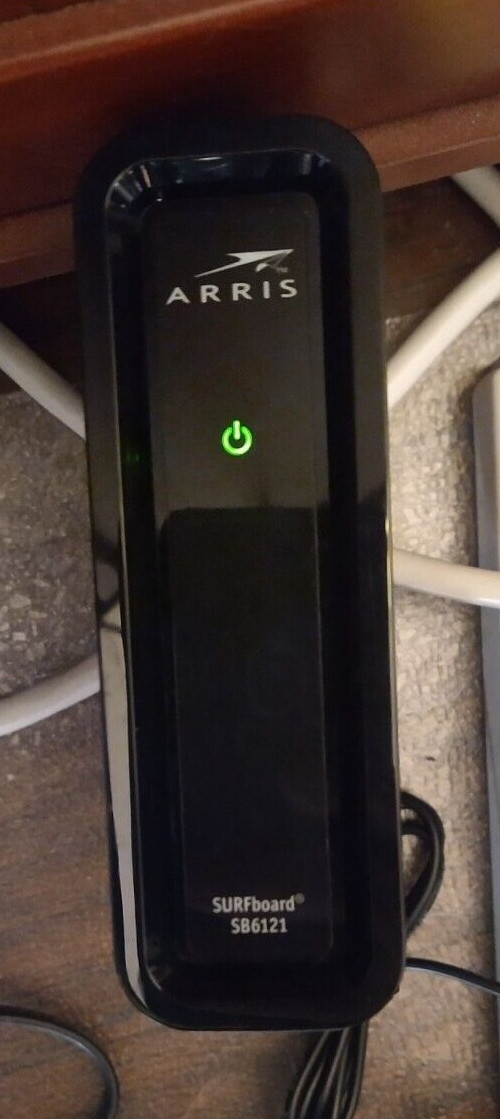 Arris Surfboard SB6121 Cable Modem High Speed Internet Pre-owned. Black