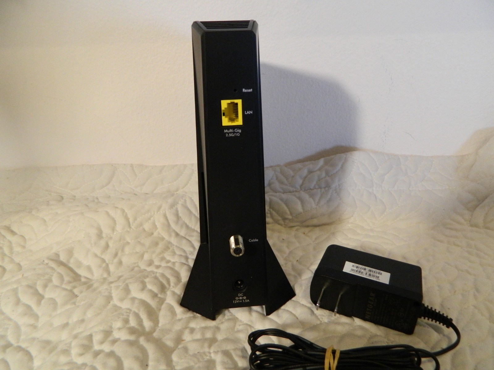 NETGEAR Nighthawk Dual-Band AX6000 Wi-Fi 6 Cable Modem Router
