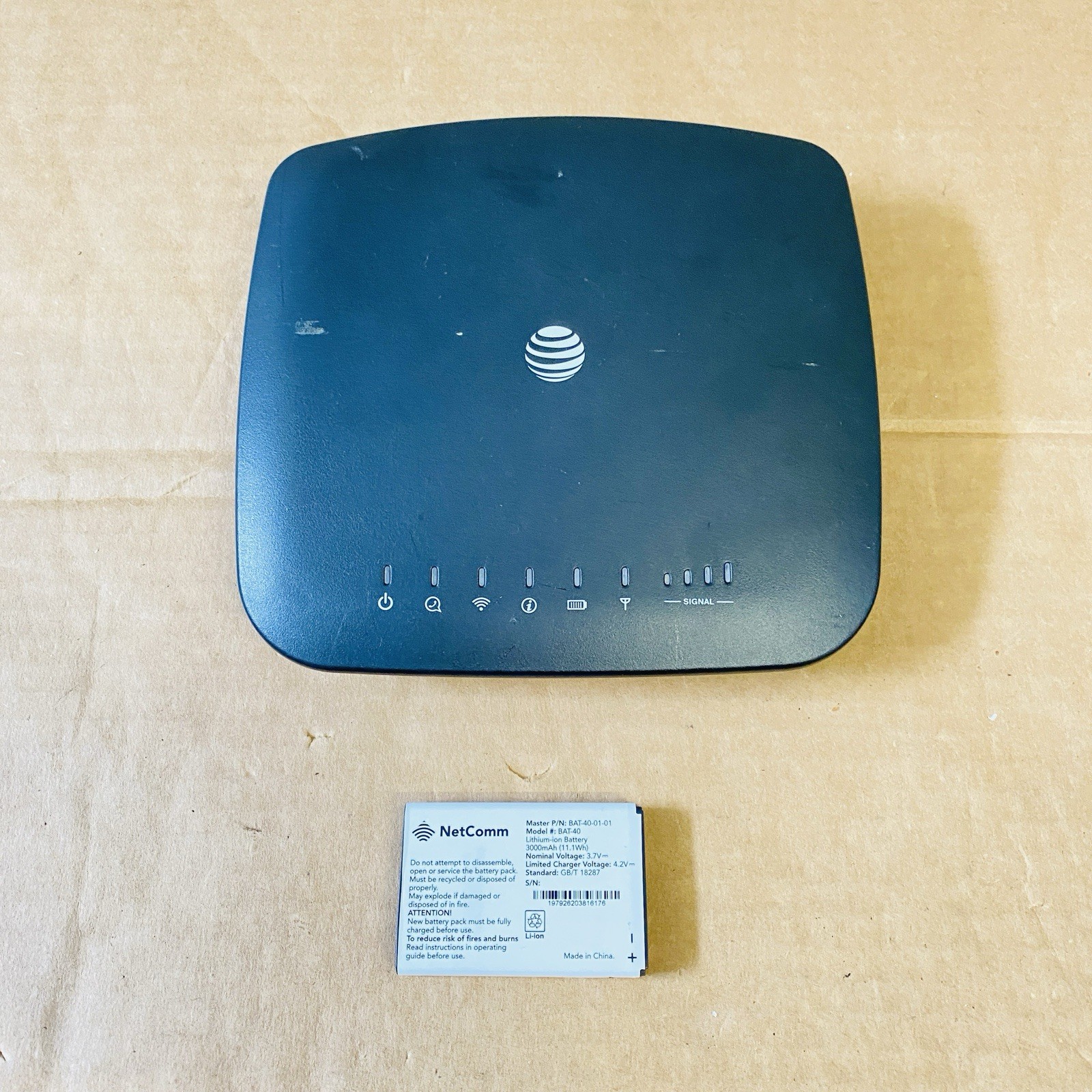 ATT Wireless Internet Modem IFWA-40 Hotspot Black (AT&T) With Charger AC Adapter