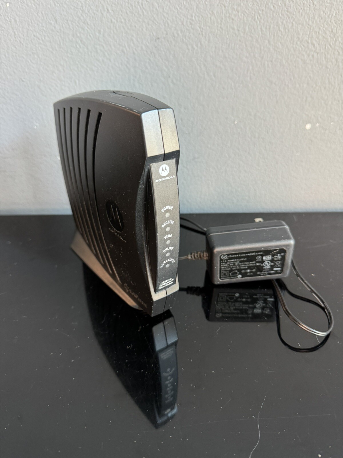 Motorola SURFboard Cable Modem & Power Supply SB5101U – 563452-001-00 – 38 Mbps