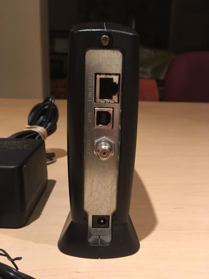 Motorola SURFboard SB5100 Cable Modem with Power Adapter (SB 5100 Surf Board)