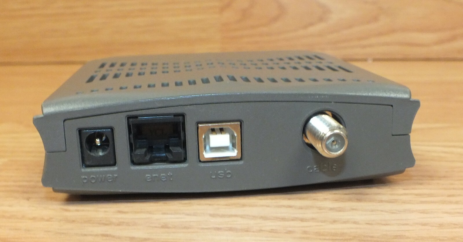 Ambit (U10C018) Lightning Fast Cable Modem With Cat 5, USB, & AC Power Supply