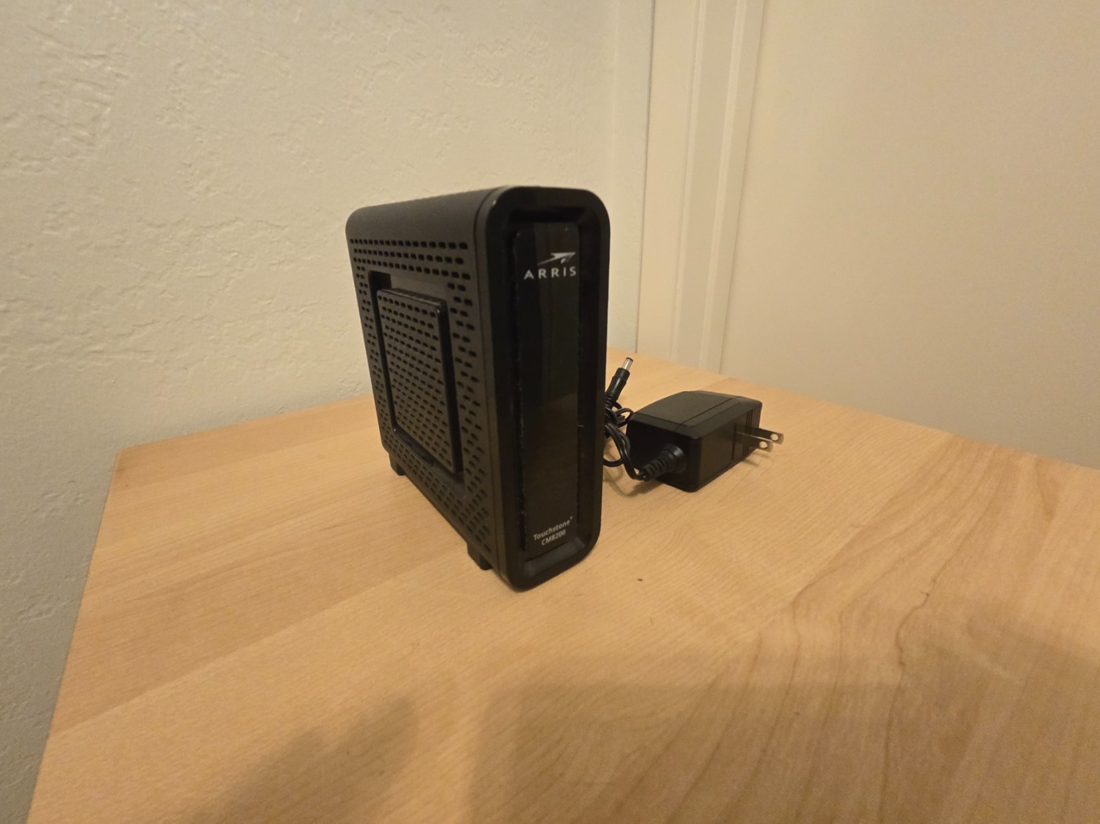 ARRIS Touchstone CM8200A DOCSIS 3.1 Ultra Fast Cable Modem Black w Power Adapter