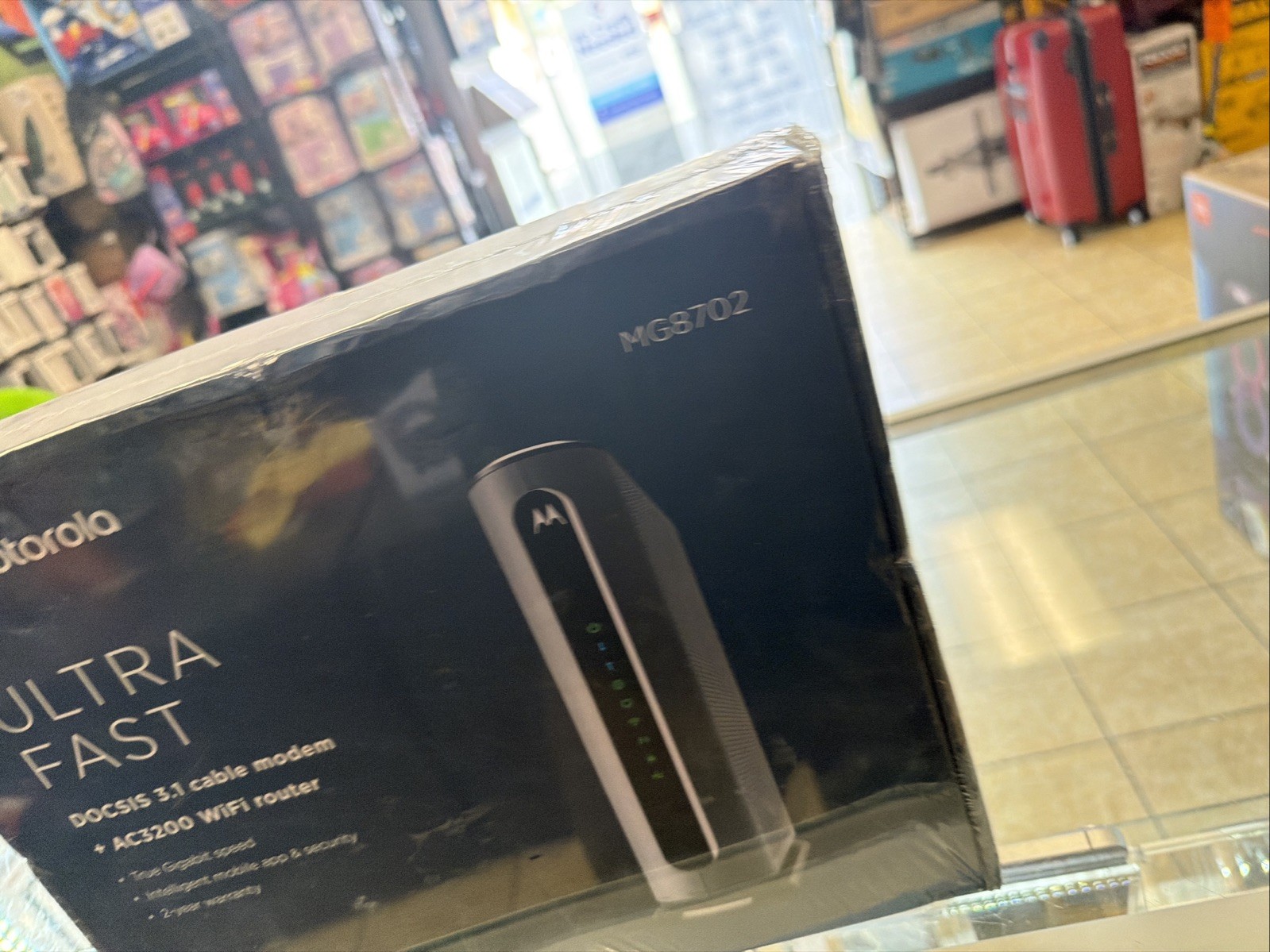 Motorola Ultra-Fast DOCSIS 3.1 Cable Modem with AC3200 Dual Band Router MG8702