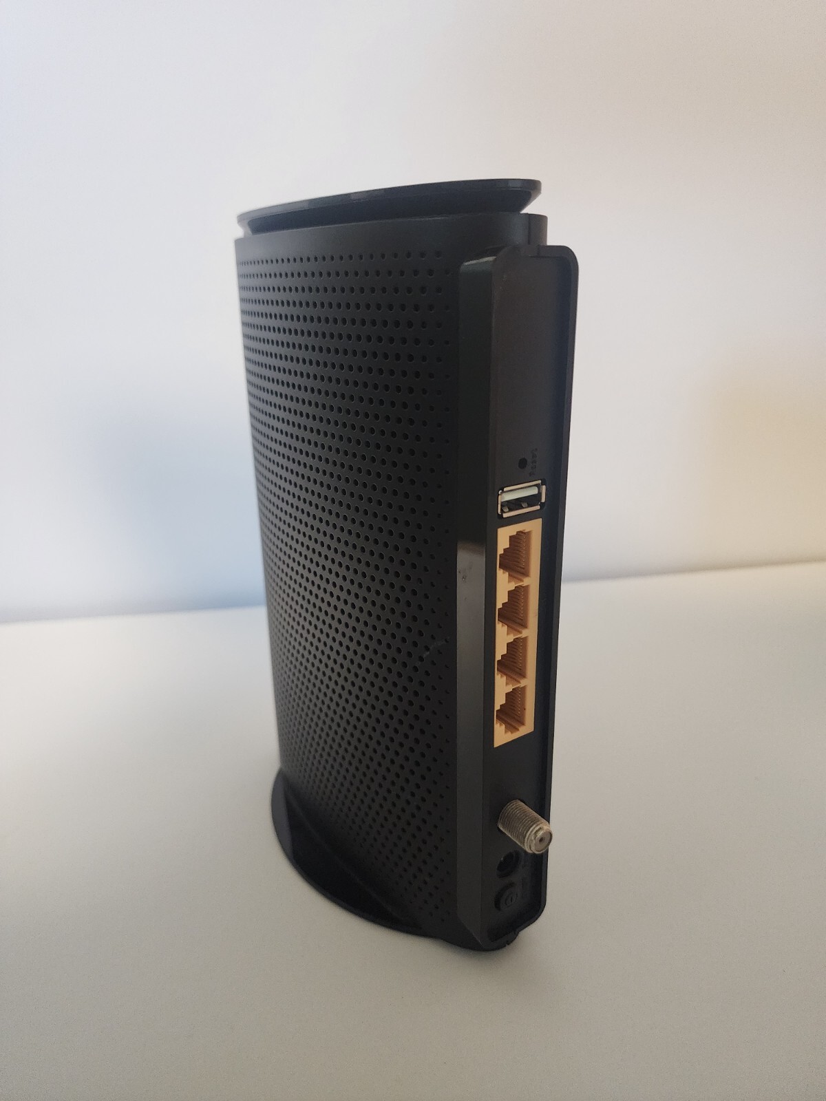 TP-Link TC-W7960S TP-LINK | Cable Modem Router Wi-Fi | Docsis 3.0 | N300 Gateway