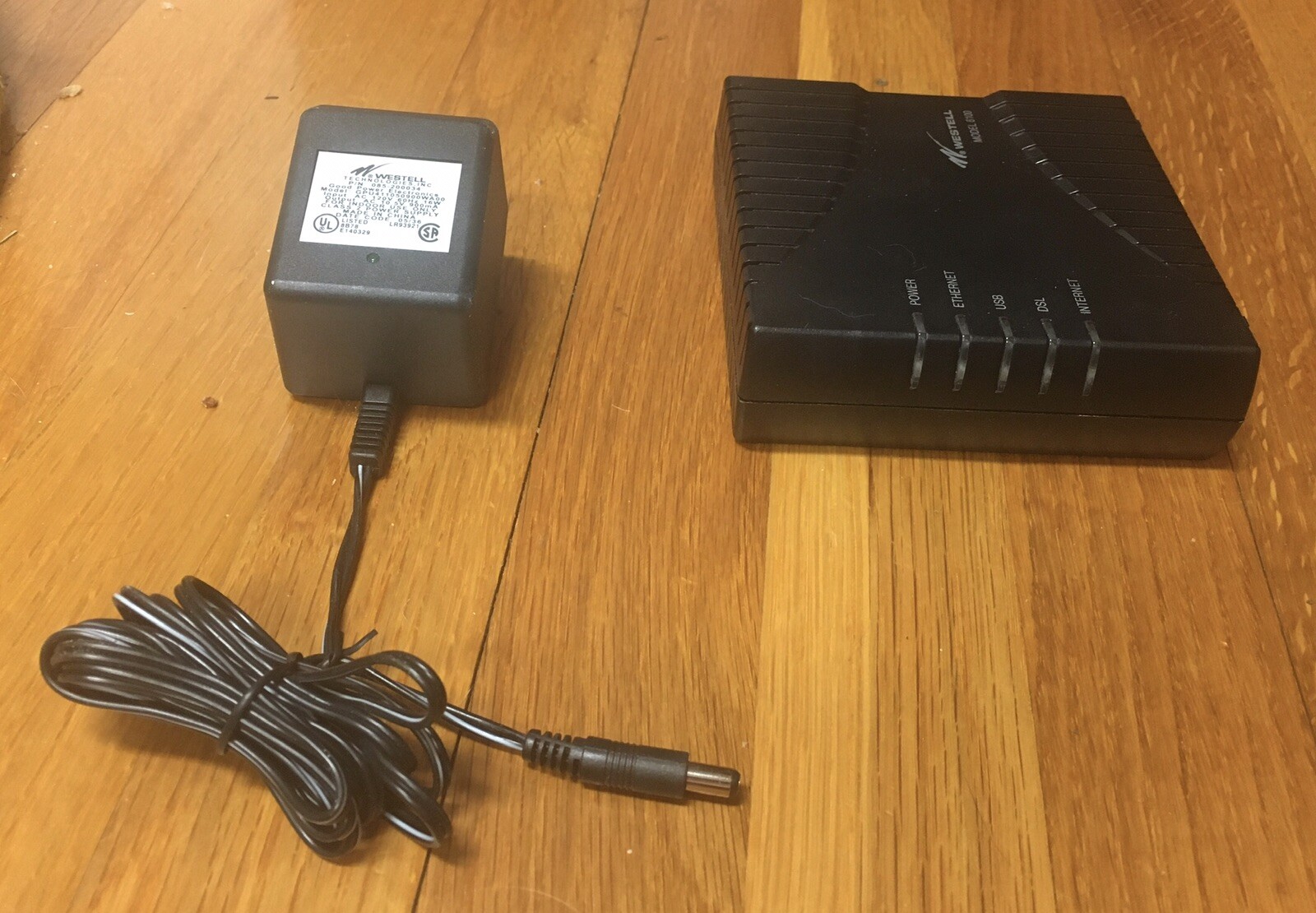 Westell C90-610015-06 Rev E DSL Router Modem w/ Original Power Adapter