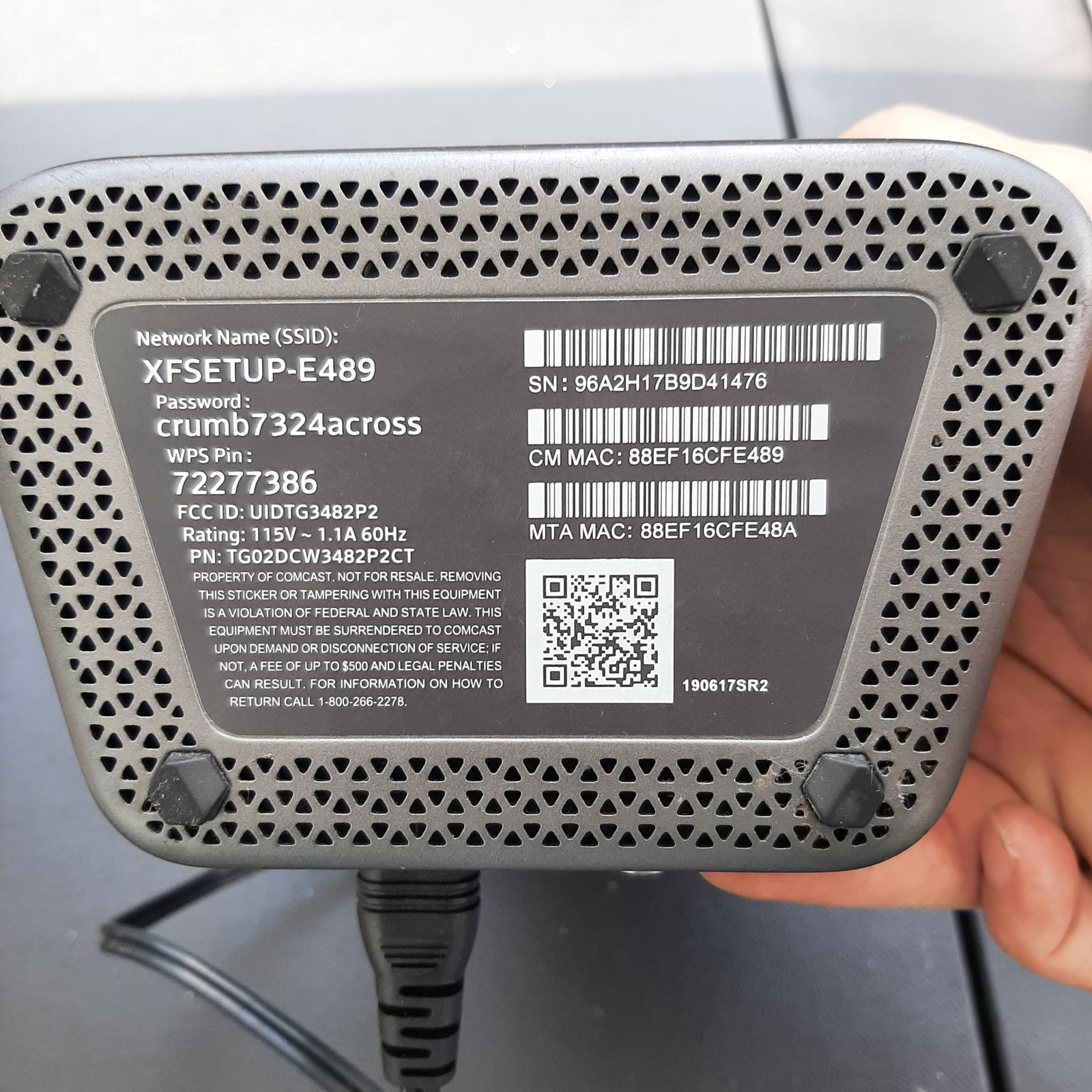 XFINITY Comcast XB6-A TGO2DCW3482P2CT GIGABIT Modem WiFi Router with cord