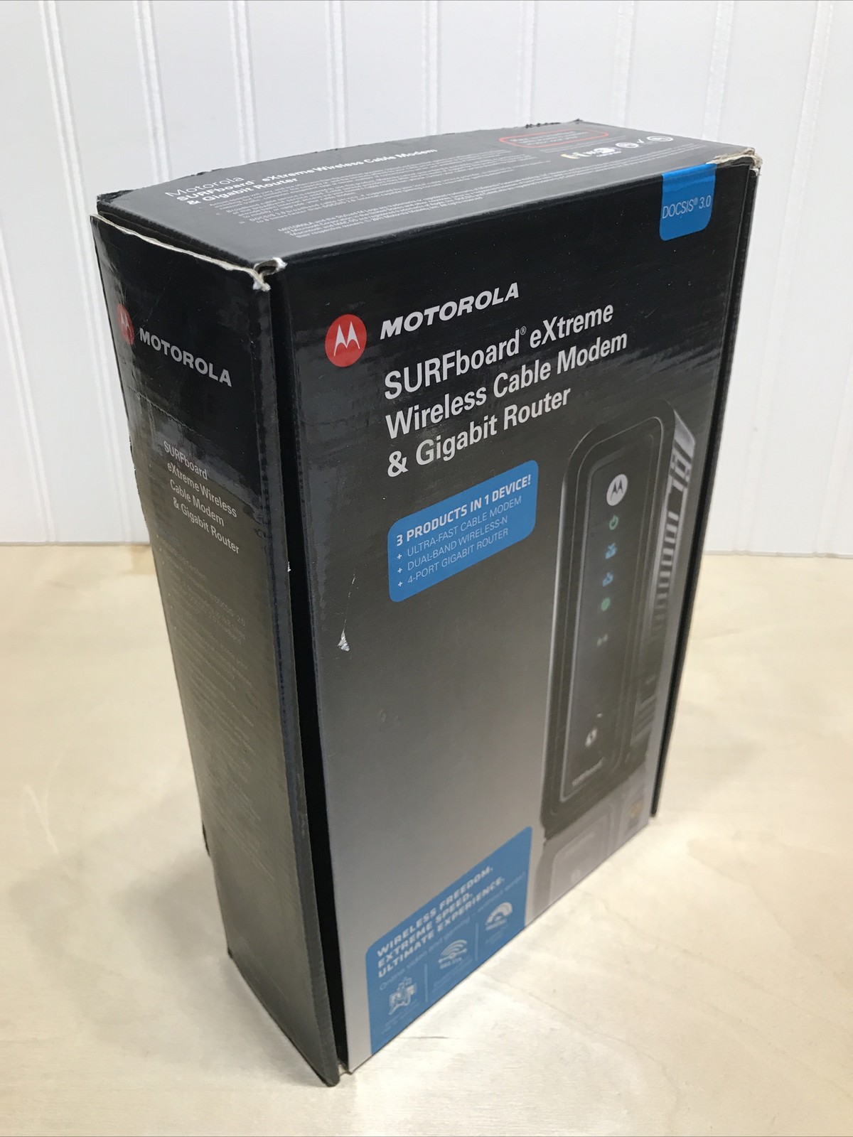 Motorola ARRIS SURFboard SBG6580 DOCSIS 3.0 Cable Modem and Wi-Fi Router